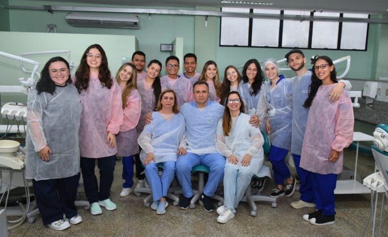 Projeto da UEA presta atendimento odontológico gratuito a pacientes vítimas de traumas