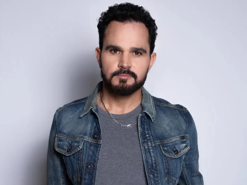 Luciano Camargo se reinventa na música gospel: Uma nova jornada de fé e melodia