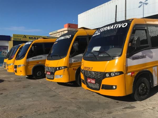 Ônibus ‘amarelinhos’ decretam greve geral em Manaus nesta segunda-feira