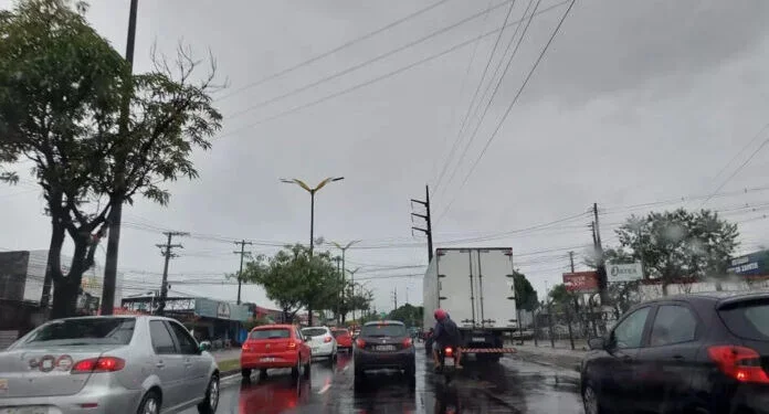 Amazonas em alerta: Inmet prevê chuvas intensas e ventos fortes neste fim de semana