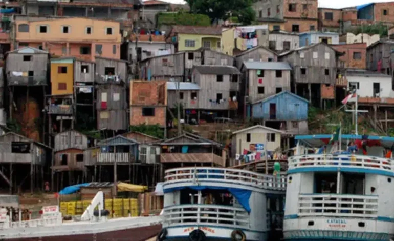Amazonas lidera ranking brasileiro com 34,7% da população vivendo em ‘favelas’