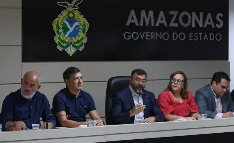 Wilson Lima anuncia abono do Fundeb de até R$ 13,5 mil para mais de 32 mil servidores da Educação