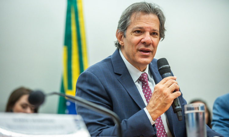 Ordem é negociar e não retaliar, diz Haddad sobre tarifas dos EUA