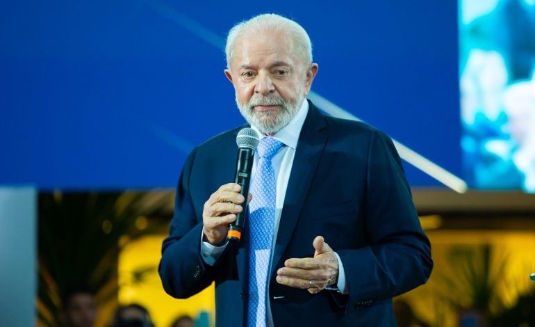 Com crise de labirintite, Lula faz exames em hospital em Brasília