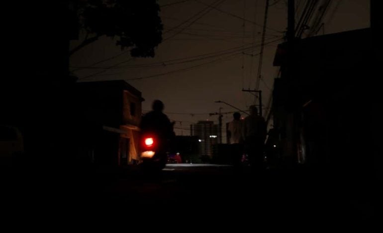 Apagão no Brasil atinge também cidades do Amazonas