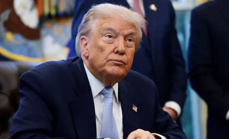 Autoridade de fronteira dos EUA quer exigir histórico de redes sociais de visitantes isentos de visto