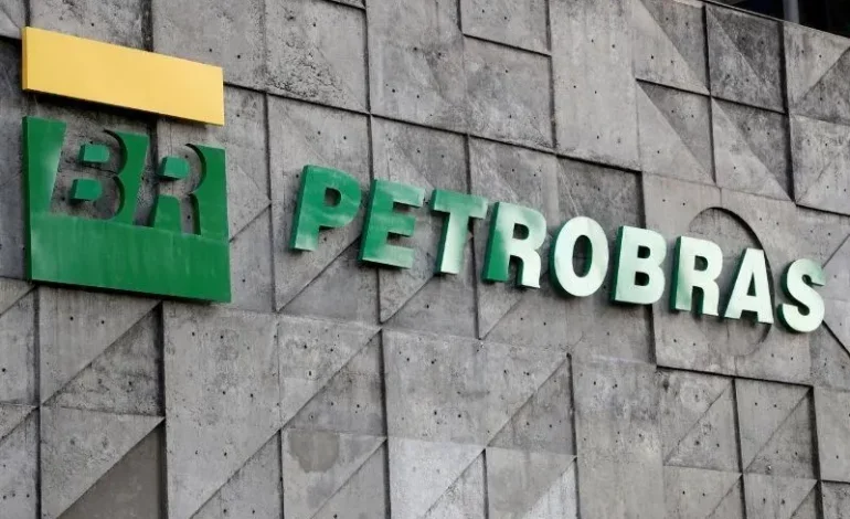 Petrobras anuncia concurso com 1.100 vagas e salários de até R$ 11 mil